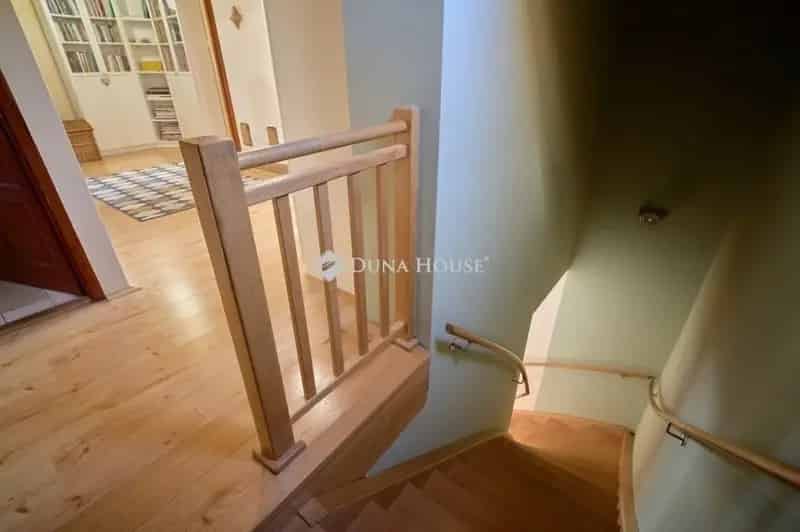 Nagykozár - 5 szobás családi ház 1319 m2-es telken