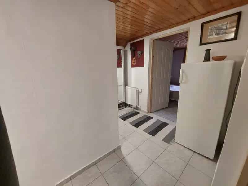 Vízparti nyaraló Bogyiszlón eladó