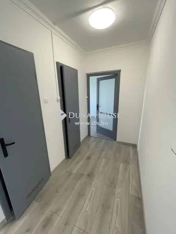 Debrecen Belváros 5 perc 61m2 3 szobás felújított lakás