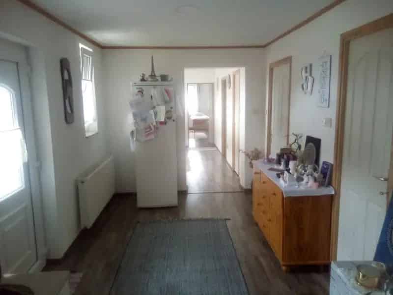 170 m2-es felújított téglaház 3672 m2-es telken - Családi ház eladó