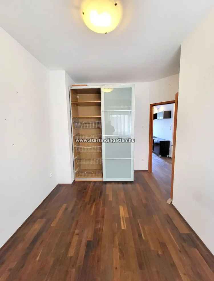 Kiadó 3 szobás tégla lakás Budapest XIV kerületben teraszzal