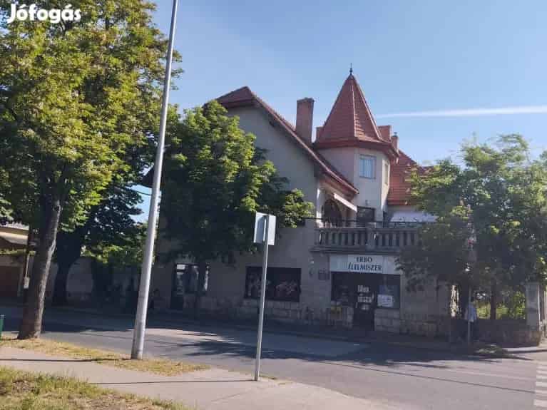 Eladó garázs Győr Nádorvárosban