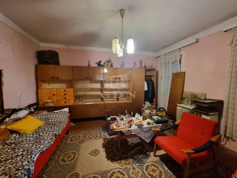 600m2-es Telek 50m2-es Ház Székesfehérvár Maroshegy