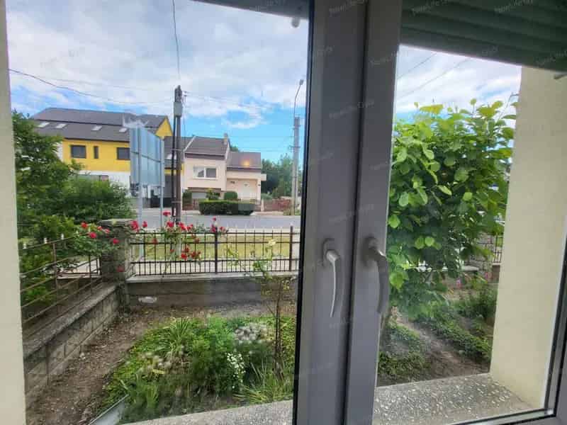 Győr-Szabadhegy 72nm-es 2 szobás családi ház eladó
