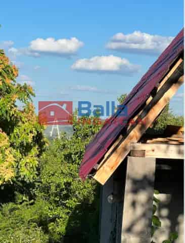 Békásmegyeri telek 691 m2-es telken 25 m2-es házikóval