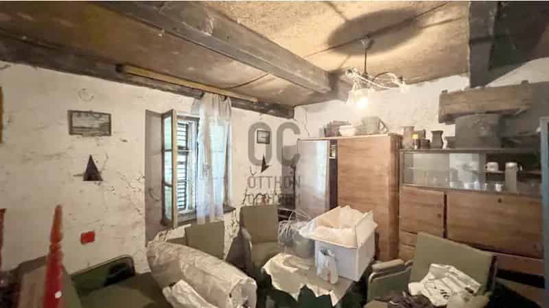 Szekszárdi tanya eladó szőlővel H505007