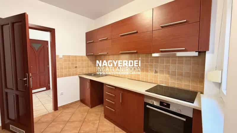Debrecen 172m2-es kétszintes lakás irodaként is