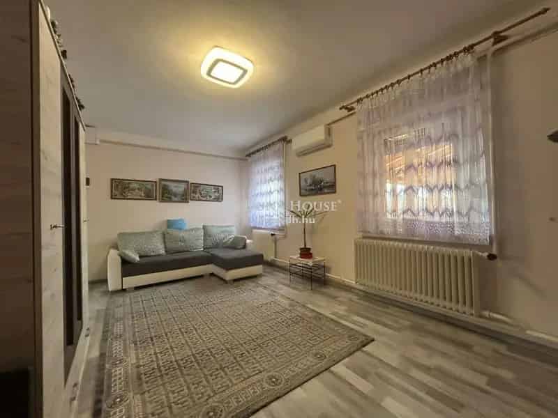 Vecsési családi ház eladó - 89 nm 2 szoba 552 nm kerttel