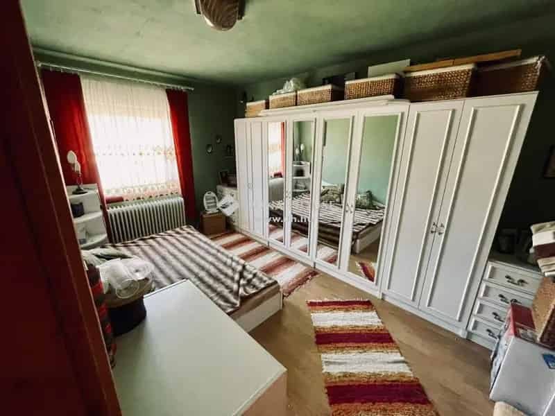 Kovácstelep családi ház eladó 3 generációnak vagy befektetőknek
