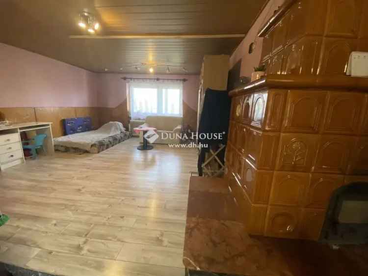 Hetényegyháza Szarkás 2 házrész 2878 nm területtel eladó