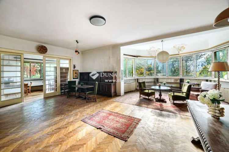 Bauhaus Villa eladó Rózsadombon - 360 nm, 1400 nm telek