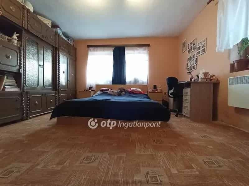 Jászárokszállási családi ház eladó - 2 szoba, csendes környék