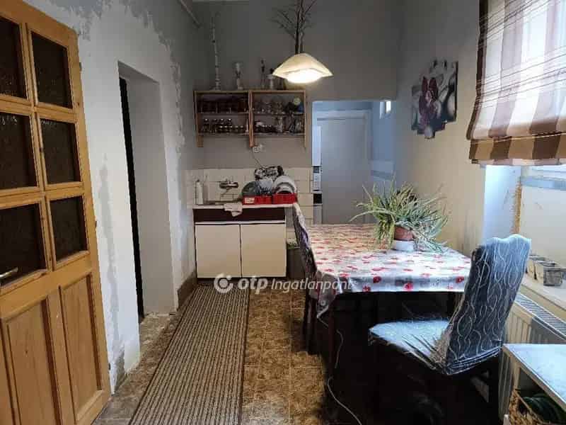 Elek családi ház eladó - 98 5nm - 3 szoba - garázs - pince