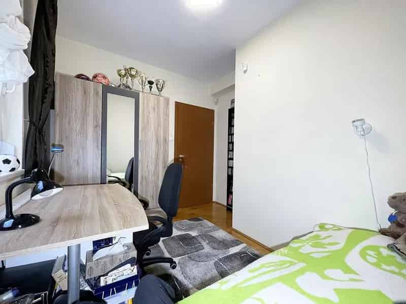 Budaörs Újszerű Luxus Ikerház Fél Eladó - Nappali + 4 Szoba