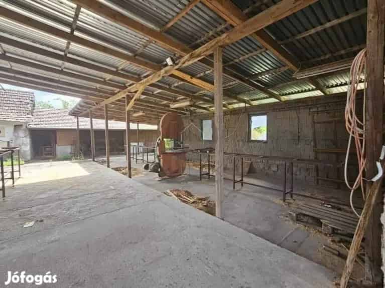 Ipari Ingatlan Elado Kunfeheroto 150m2