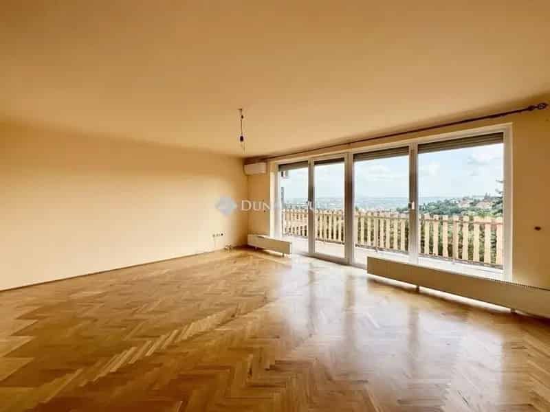 Panorámás családi ház Pecsett a Mecsekben eladó