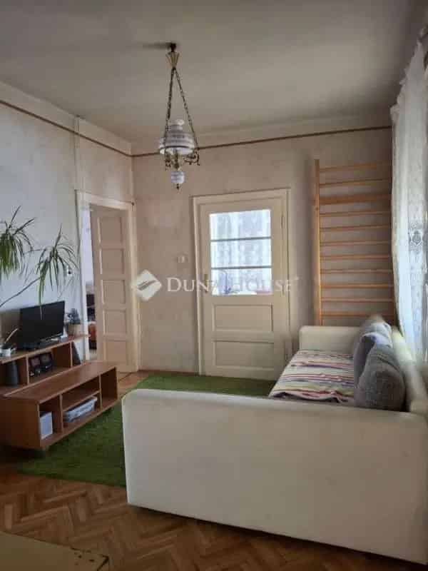 Tápiószecsői családi ház 889 m2-es telken