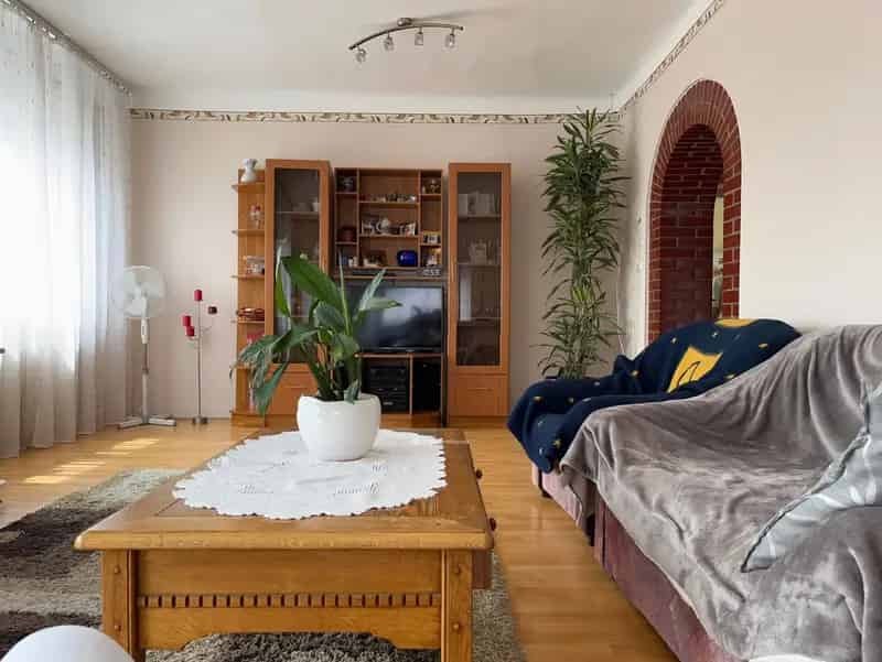 Ház Kiadó , Ceglédi járás, Közép-Magyarország