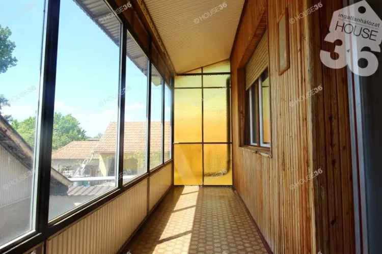 Kiskőrös felújítandó családi ház eladó 802m2 telken
