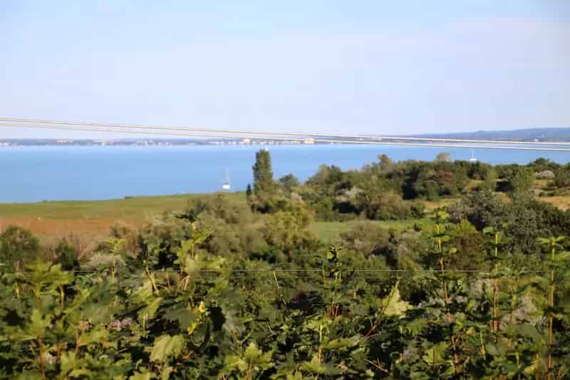 1600 m2-es Balatoni Telek Eladó Csopakon Panorámával