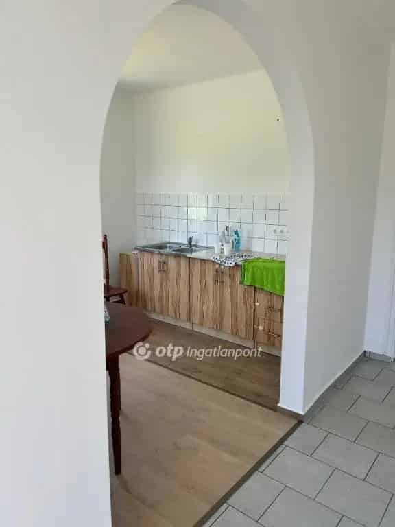 61 m2-es felujitott ikerhaz Magyarbolyban