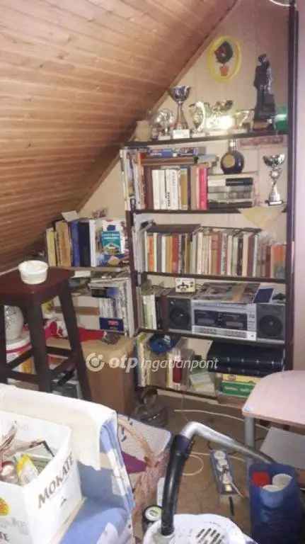 Szelevényi családi ház eladó - 80m2, 2+1 szoba, kerttel, garázzsal
