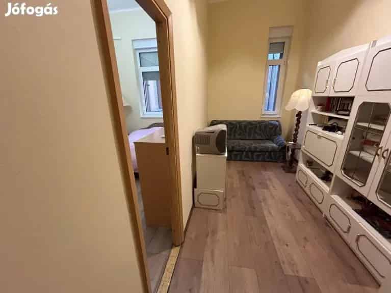 Szeged Belváros 70m2 Felujitott Lakas Elado Nappali 2 Haloszoba