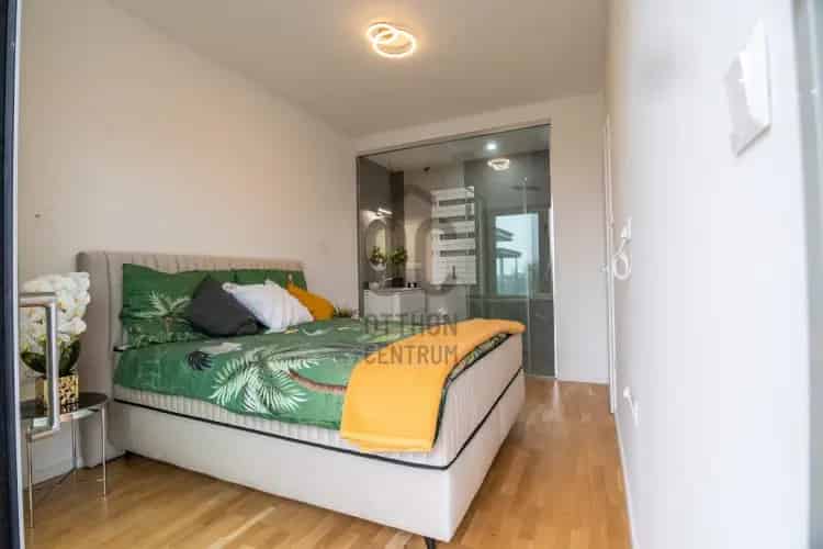 Balatonakarattyai Vizparti Penthouse Lakás Elado