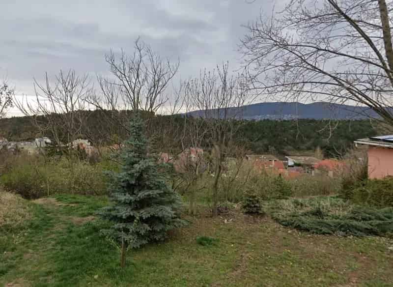 1 75 hektáros külterületi telek Üröm Rókahegyen befektetésnek