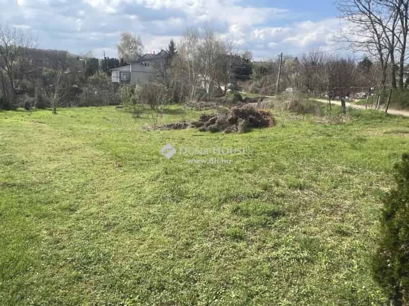 Dunaújvárosi panorámás építési telek eladó 961 m2
