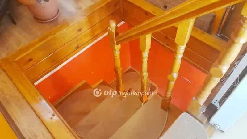 Ózd Kertváros 181 m2-es 6 és fél szobás családi ház eladó