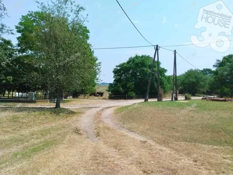 Felújított Tanya Kunadacs Közelében 80m2 4 Garázzsal