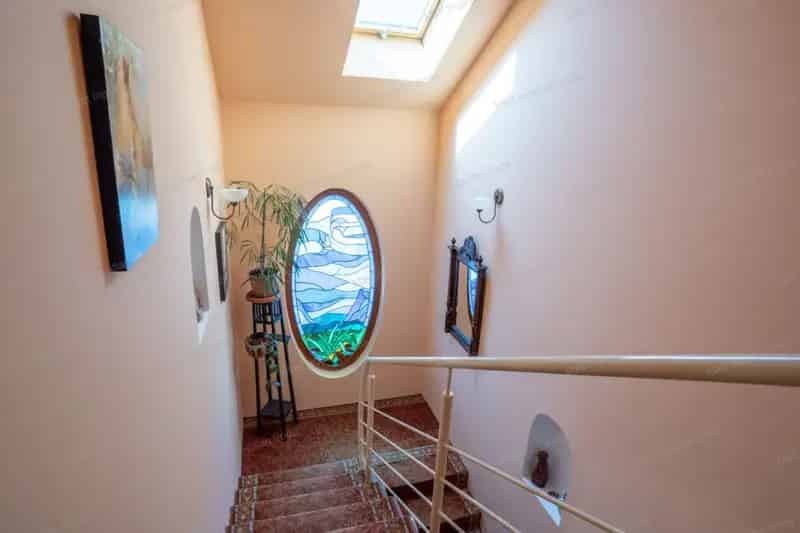 Alsogallai családi ház eladó 225 nm 1376 nm telken dupla garázzsal