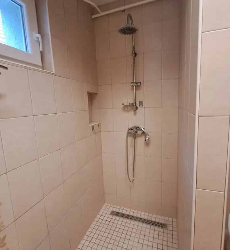 Falusi ház eladó teljes berendezéssel Újbarokban