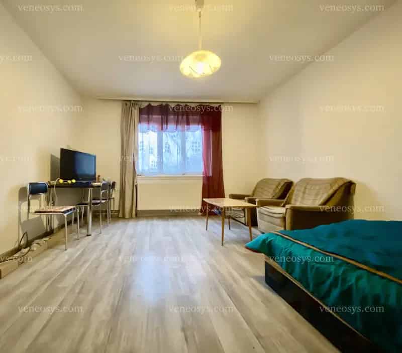 Békéscsaba Tinódi utca 2 szobás felújított lakás eladó
