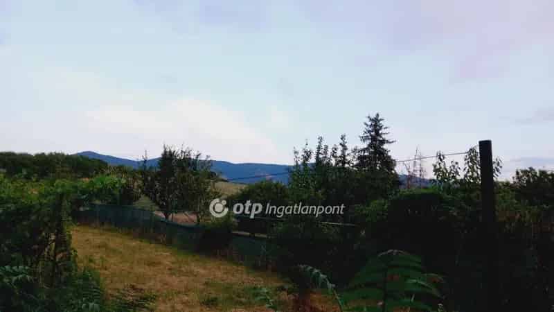 Pásztói 3 szobás családi ház eladó - 799m2 telek és 261m2 legelő