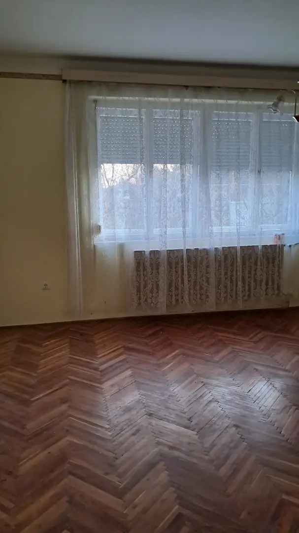 Szolnok Szandaszőlős 200nm-es családi ház eladó