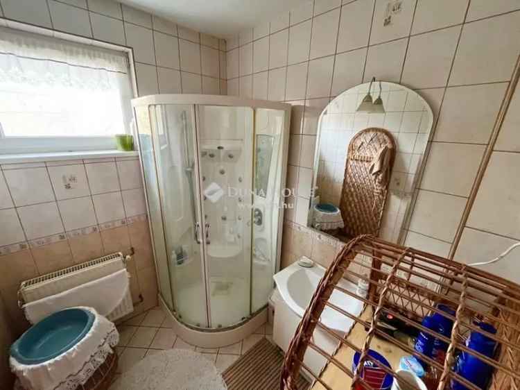 Panorámás családi ház eladó Dunaújvárosban