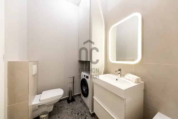 Budapest V Kerulet 80nm 3 szobas felujitott lakás eladó