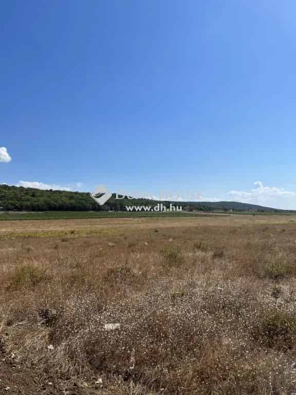 Balaton Dörgicsén 1500 m2-es Telek Elado
