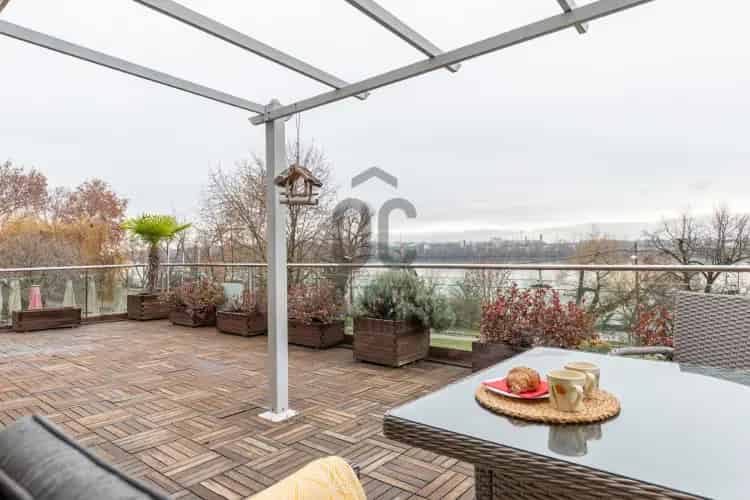 Budapest III kerület Római-part Duna panorámás lakás eladó
