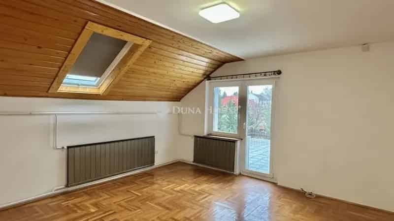 Veresegyház Központjában 170 nm-es Családi Ház 800 nm-es Kerttel