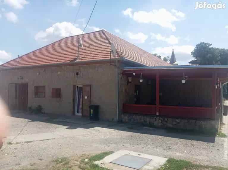 100 m2-es üzlet kiadó Kaposfüreden - melegkonyhás