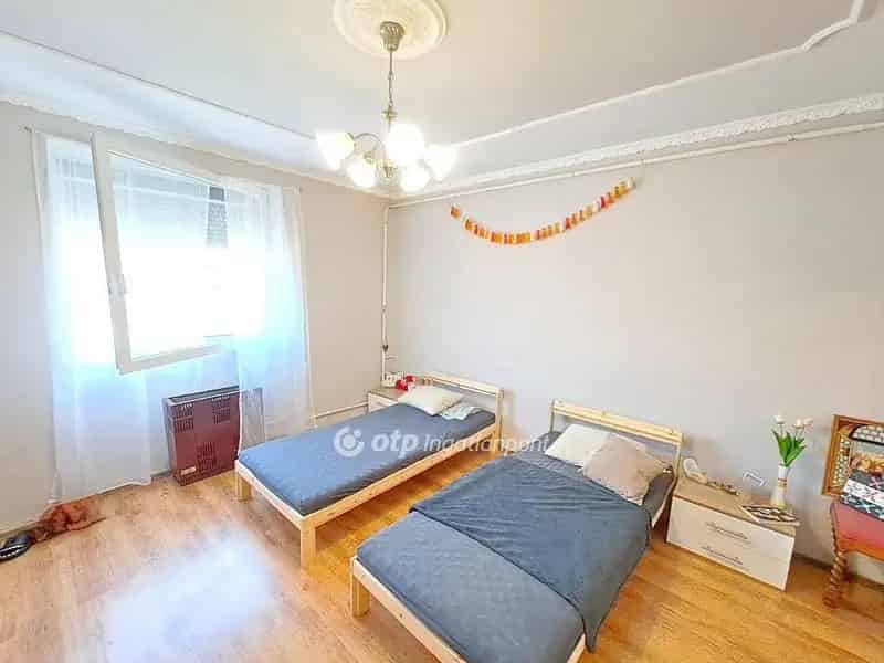 Ház Kiadó , Ceglédi járás, Közép-Magyarország