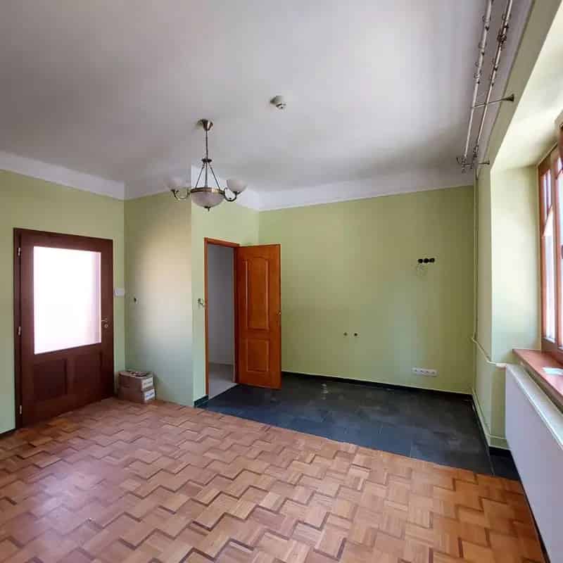 Esztergom Dunához közeli 180 m2-es ingatlan eladó