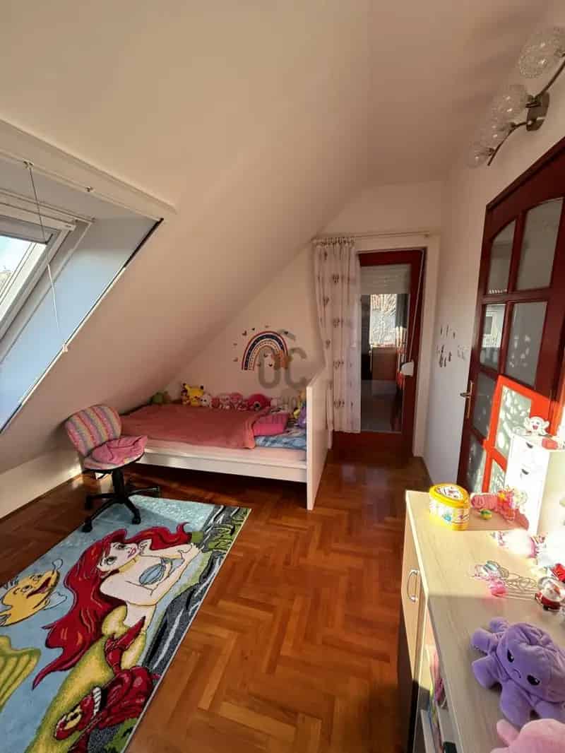 110 nm-es 3 1 félszobás alacsony rezsijű lakás Debrecenben eladó