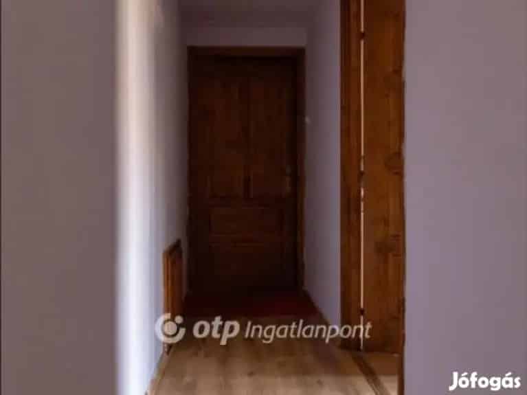 Debrecen belváros 77 nm-es 4 szobás kertkapcsolatos lakás eladó