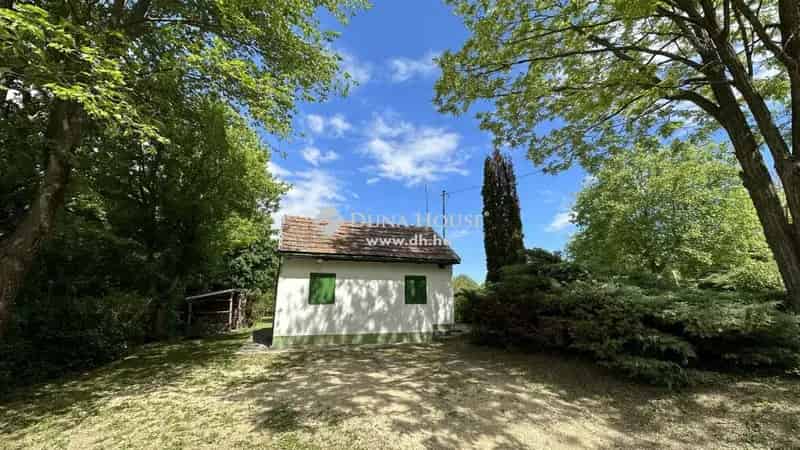 Budajenői 1551 m2-es Telek 30 m2-es Nyaralóval