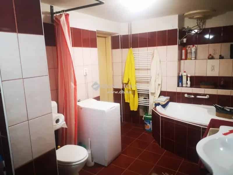 195m2-es családi ház eladó dohánybolttal 891m2 telekkel