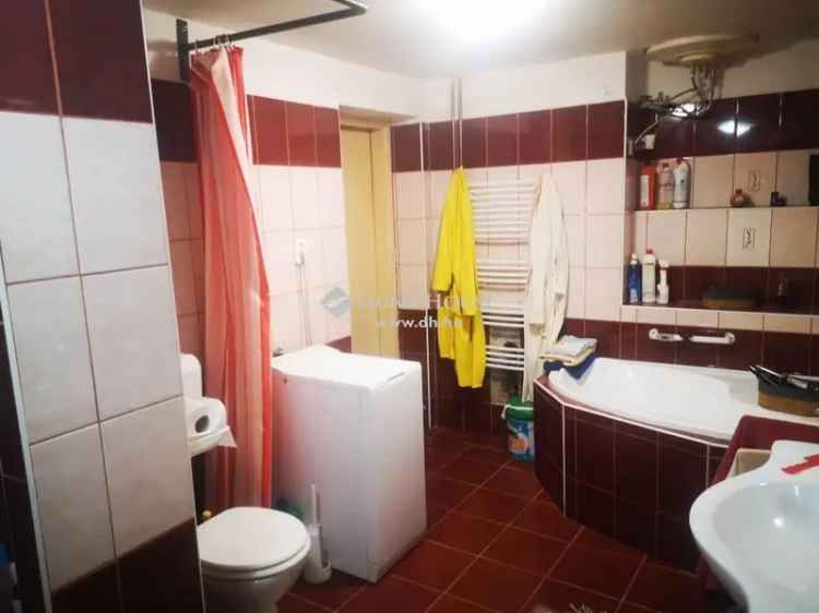 195m2-es családi ház eladó dohánybolttal 891m2 telekkel
